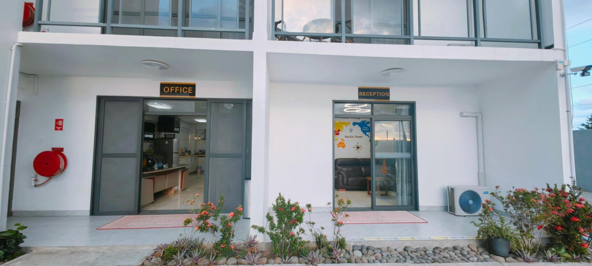 Ocean Breeze Apartment Nadi Buitenkant foto